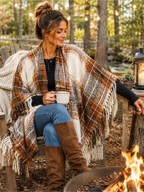 Crown Vintage Boho Poncho One Size Brown Plaid Fringe Open Front NWT Western
